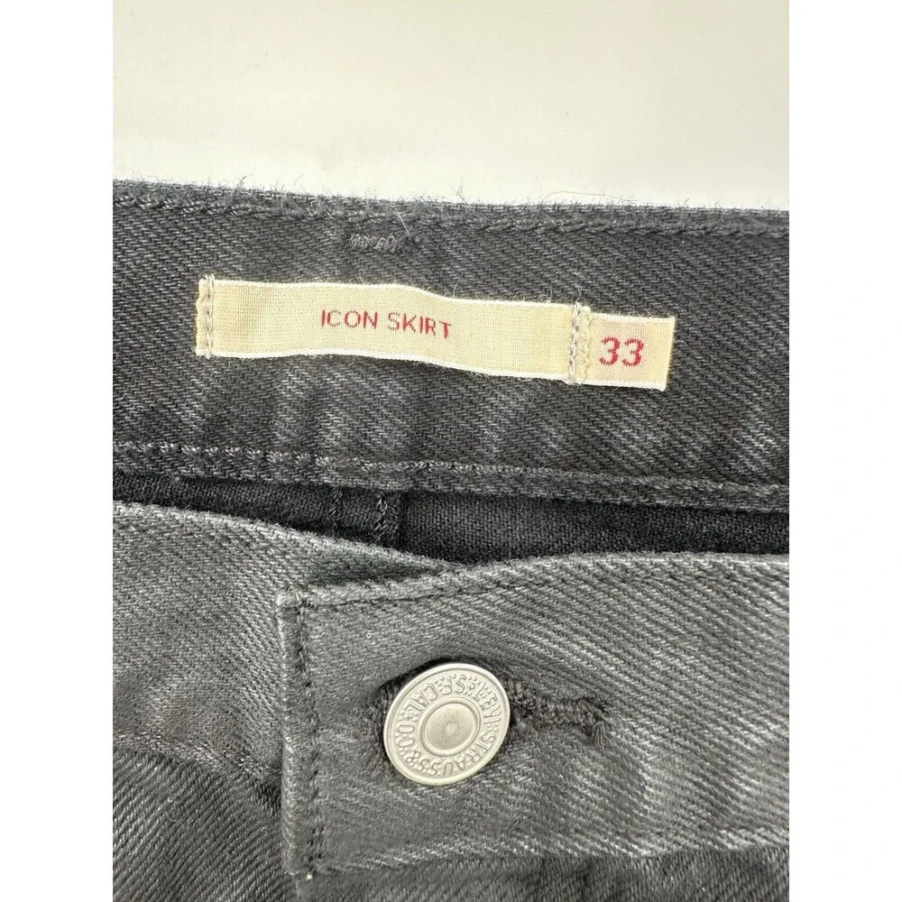 Levi's Icon Skirt, Black Denim, Coated,‎ Button Fly, Cotton, Mini, Size 33 NWT